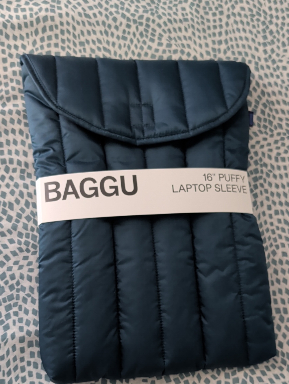 BAGGU Puffy Laptop Sleeve in Dark Teal